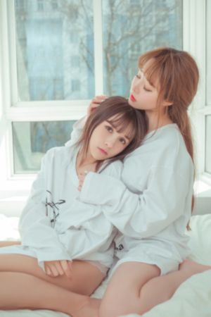 欧美女模特街拍小清新_HD手机在线观看