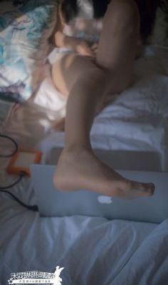 厨房里抱着岳丰满大屁股的情节_蓝光免费在线播放