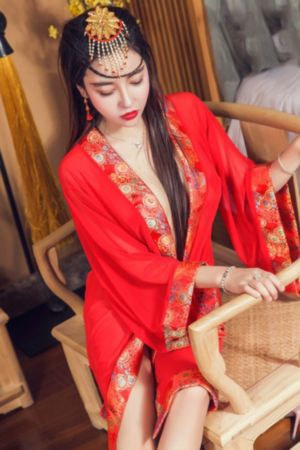 美女动态视频免费_BD韩语在线观看视频