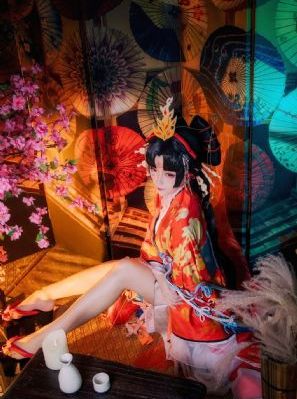 欧美模特大劈腿_迅雷1080