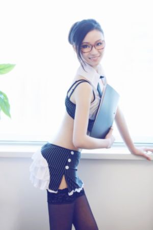 亚洲一区二区师生制服_HDHD在线观看